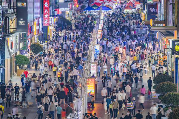 營(yíng)銷渠道：拓展銷售渠道，擴(kuò)大市場(chǎng)份額