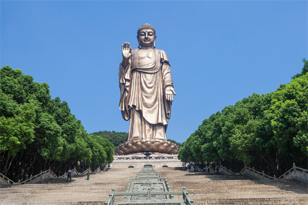 無(wú)錫戰(zhàn)略咨詢公司如何幫企業(yè)突破增長(zhǎng)瓶頸，實(shí)現(xiàn)逆勢(shì)突圍？